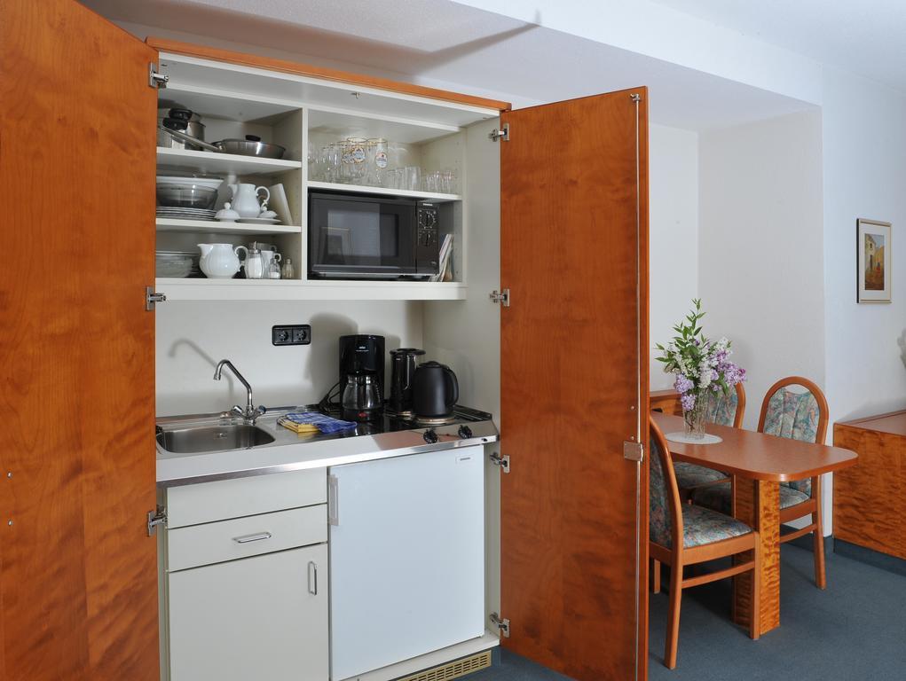 Hotel Gruener Baum Pommersfelden エクステリア 写真