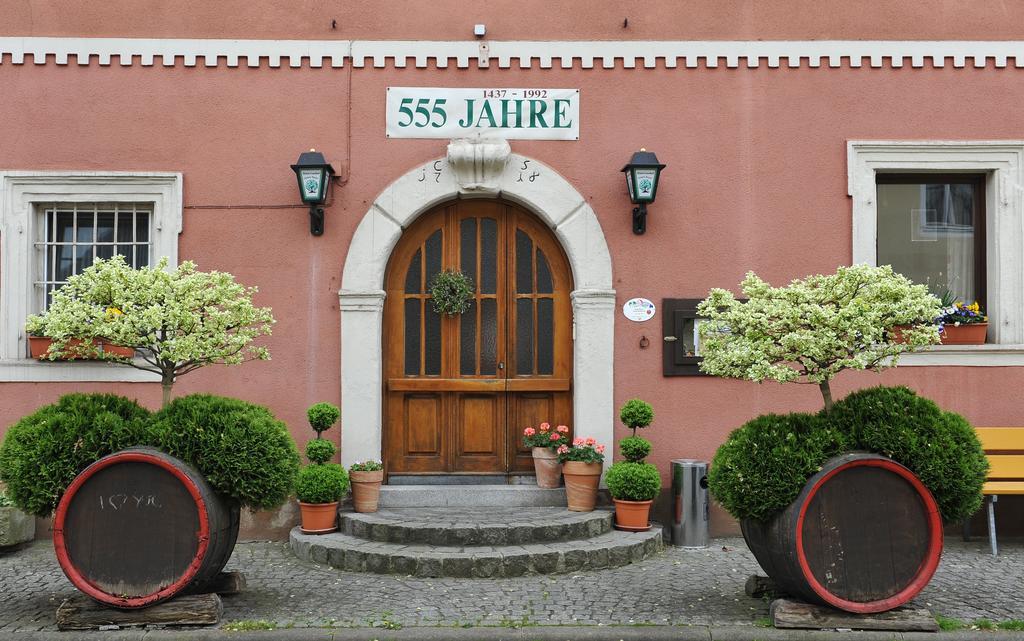 Hotel Gruener Baum Pommersfelden エクステリア 写真